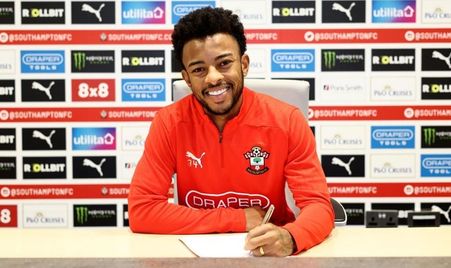 国足第一队长仍是武磊 王大雷成中泰战场上队长首选