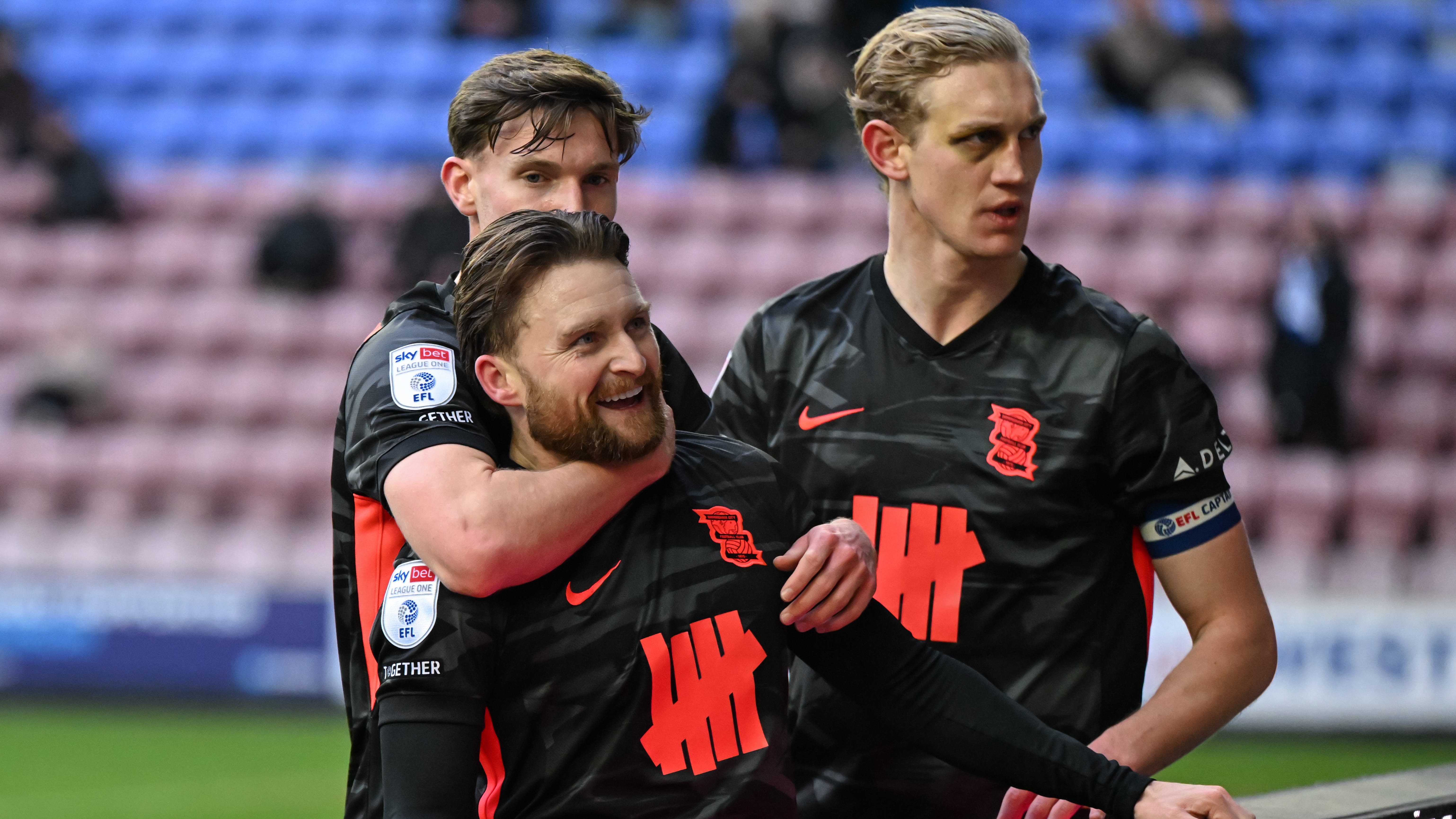 英超：切尔西队客场0-2伊普斯维奇队 遭遇两连败.